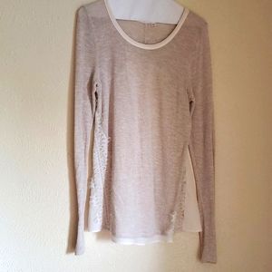 Casual top, perfect with leggings!